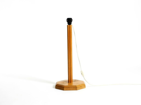 Image 1 of Grote, zeldzame vloer- of tafellamp uit de jaren 60 van grenenfineer — Scandinavische productie | Hoogte 120 cm