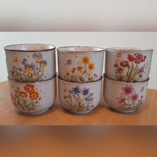 6 vintage Wildflower cups
