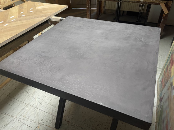 Image 1 of Tavolo da bar o tavolo per stare in piedi in cemento.