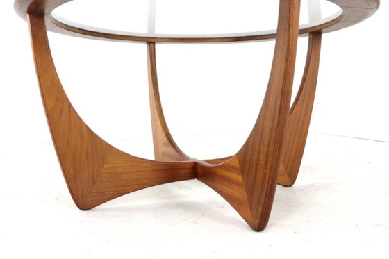 Image 1 of Tavolino rotondo Viktor Wilkens G Plan Astro con piano in vetro vintage 'Ludlow'