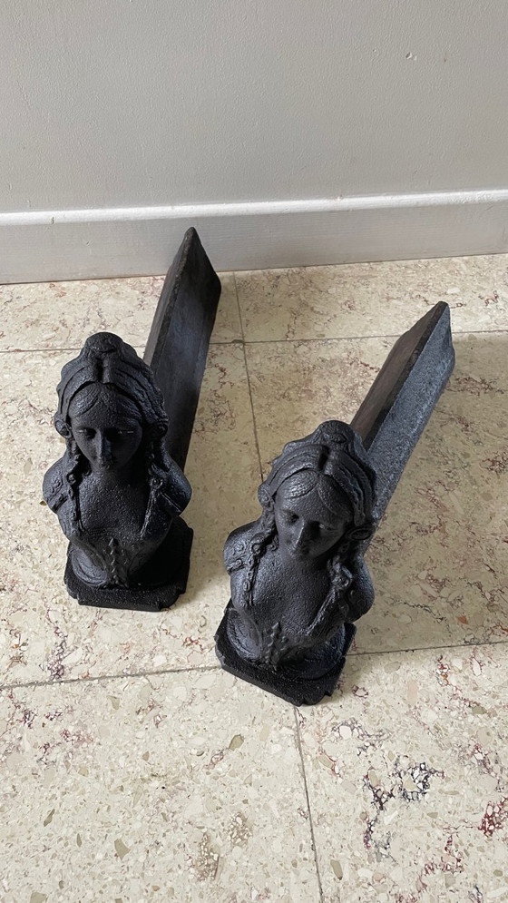 Image 1 of Perros de bomberos de hierro fundido antiguos para apartamentos