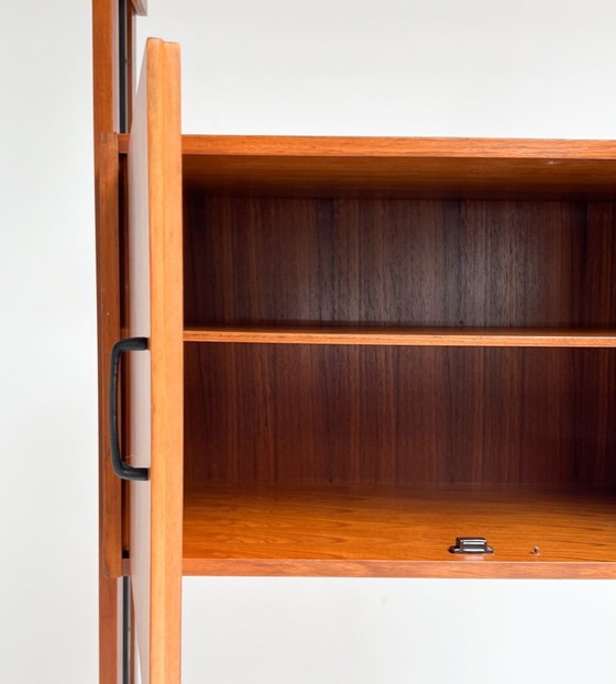 Image 1 of Singular librería independiente de teca, Italia, años 60