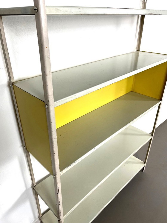 Image 1 of Armario de pared metálico de Asmeta, diseñado por Friso Kramer en 1953.