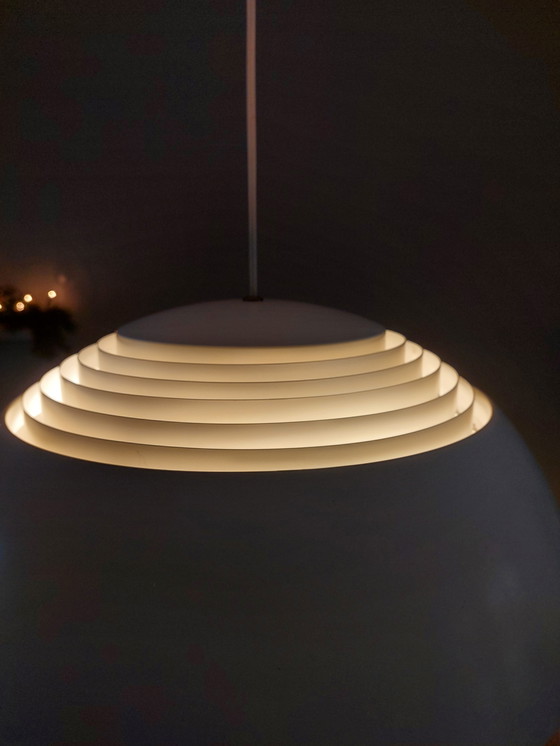 Image 1 of Lampe design vintage A.J. Royal par Louis Poulsen. Design d'Arne Jacobson.