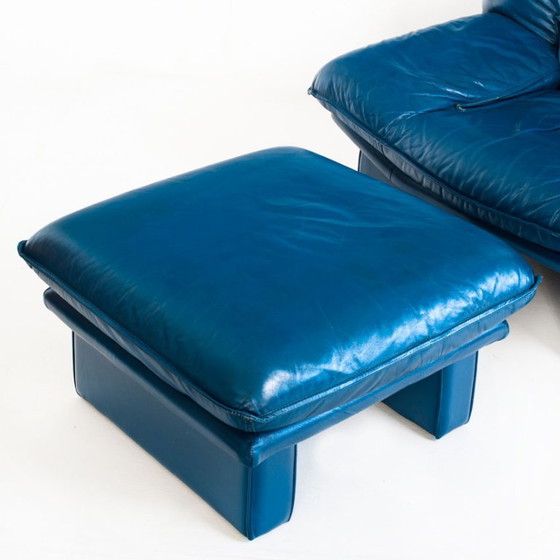 Poltrona e pouf vintage in pelle blu di Nicoletti Salotti - Italia anni '80 – Avanti - Italia, Poltrone (photo 20 of 21)