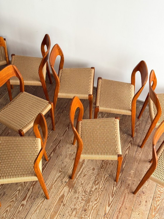 Image 1 of Set van 10 teakhouten eetkamerstoelen van Niels O. Møller voor J.L. Moller, model 71