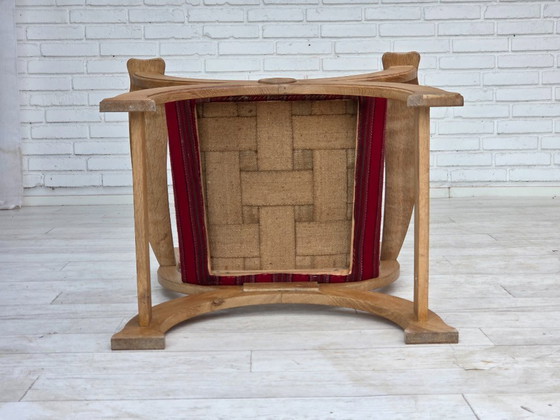 Image 1 of 1970, fauteuil danois, laine d'ameublement rouge d'origine, bois de chêne massif.