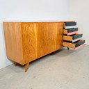 Credenza U460 con cassetti colorati, Jiří Jiroutek