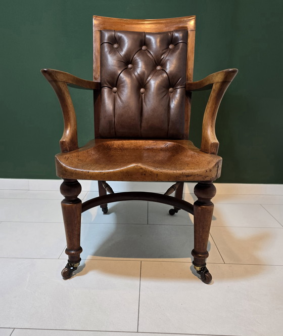 Image 1 of Antieke Engelse bureau- / library armstoel