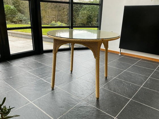 Table de jardin Lloyd Loom (Vincent Sheppard) et 4 chaises assorties. – Ensembles de jardin, Glass, Metal (photo 4 of 10)