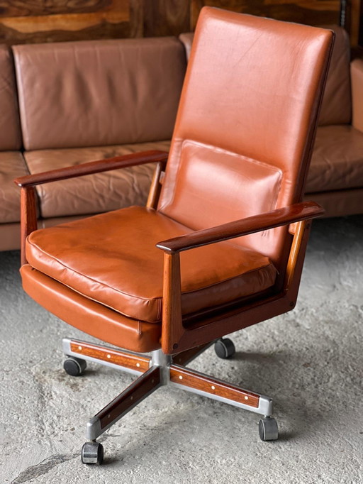 Bürostuhl Modell 419 aus Holz und Leder in Cognac von Arne Vodder 1960