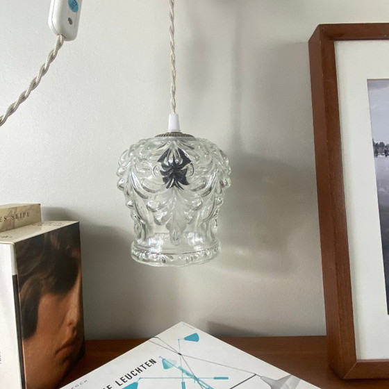 Image 1 of Lámpara portátil antigua de globo en vidrio transparente