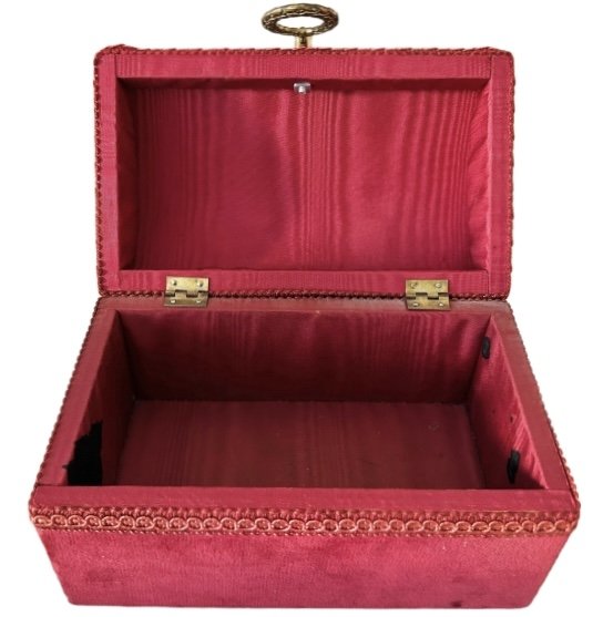 Image 1 of Antieke bordeaux rode fluwelen Franse sieradenkist rood fluweel 1920's