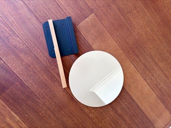 Image 1 of Specchio Bolia Ø50 cm con mensola – Rovere massello