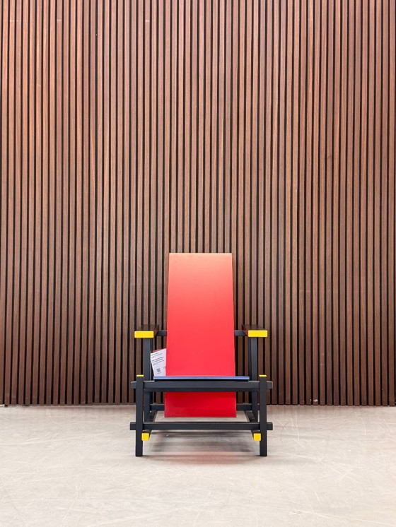 Image 1 of Chaise Cassina rouge et bleue