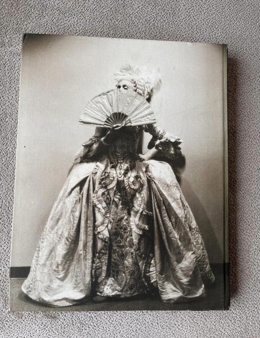 Herb Ritts Notorious (1992) Iconisch fotoboek voor verzamelaars, 160 pagina’s van beroemdheden in zeer goed staat tot nieuwstaat