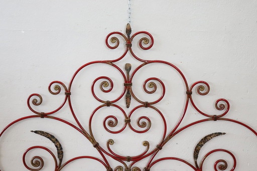 Cabecero de cama doble de hierro rojo, Italia, principios del siglo XX