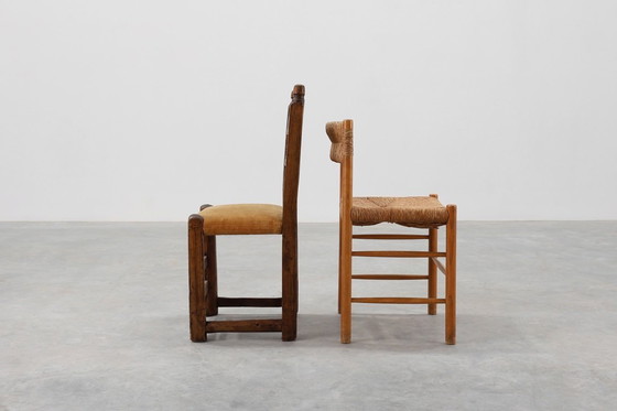 Image 1 of Sedia laterale spagnola in rovere intagliata a mano del XIX secolo con seduta in velluto