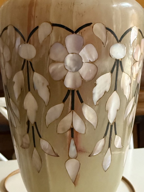 Image 1 of Unique! Vintage lamp made of alabaster onyx with inlaid mother-of-pearl