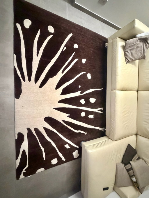 Brauner und cremefarbener Design Teppich