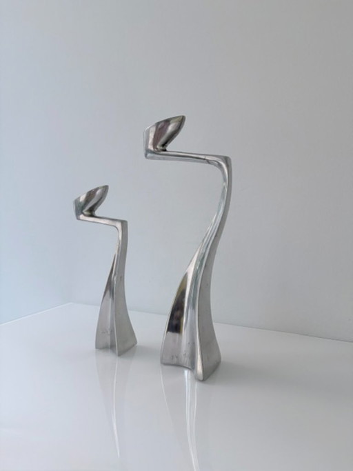 Portacandele Swan iconici di Matthew Hilton per SCP – kandelaars en kaarsen, Aluminium