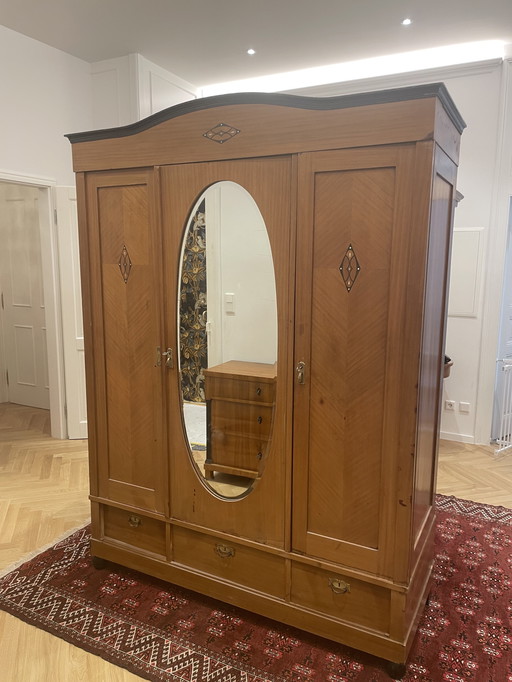 Kleiderschrank mit Spiegel, Jugendstil, massiv Echtholz