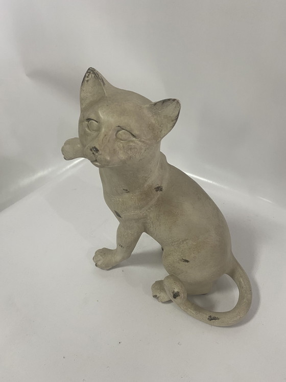 Image 1 of Encantadora figurita de gato de cerámica