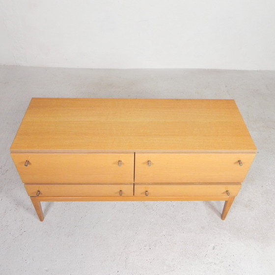 Image 1 of Sideboard mit 2 Schubladen und 2 Klappen aus Birkenfurnier, 1960er Jahre