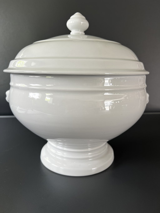 Pillivuyt soup tureen