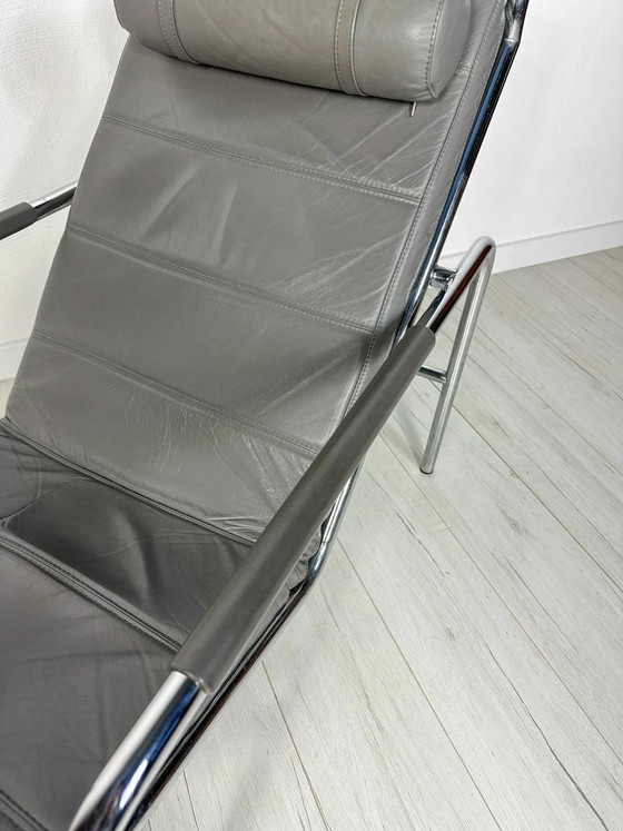 Image 1 of Vintage ‘Genni’ loungestoel met voetenbank van Gabriele Mucchi voor Zanotta, Italiaans design, jaren 80.