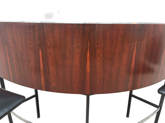 Image 1 of Bar in palissandro di metà secolo con sgabelli da bar