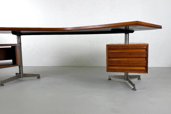 Image 1 of Scrivania T96 di Osvaldo Borsani per Tecno - anni '60