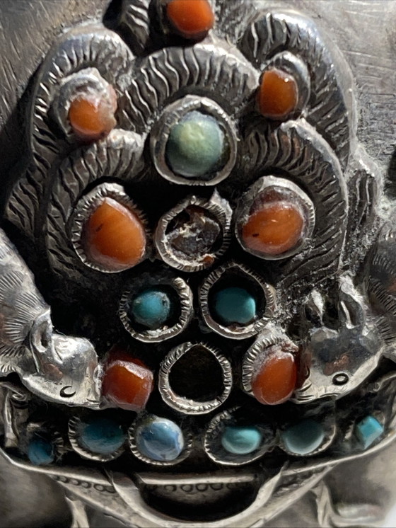 Image 1 of Piccola tabacchiera antica in argento intarsiato con turchese e corallo