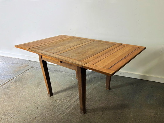 Image 1 of Uitschuifbare eettafel van massief eikenhout uit de jaren 1930 | Stijl: Arts & Crafts