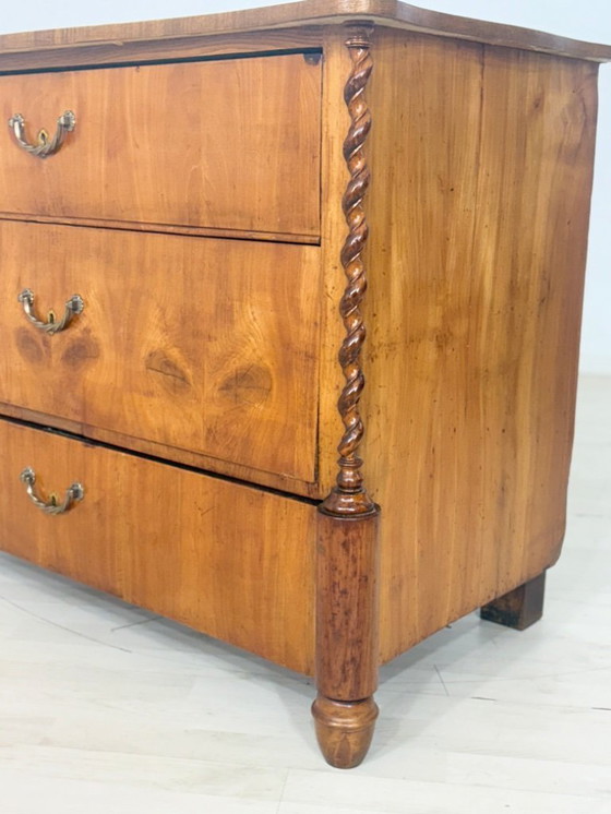 Image 1 of Commode Art nouveau, armoire à linge, lavabo, meuble de salon vers 1900