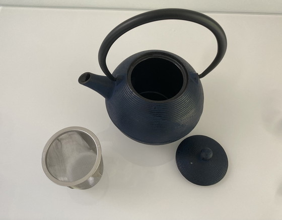 Image 1 of Théière japonaise en fonte Hinomaru, bleu indigo
