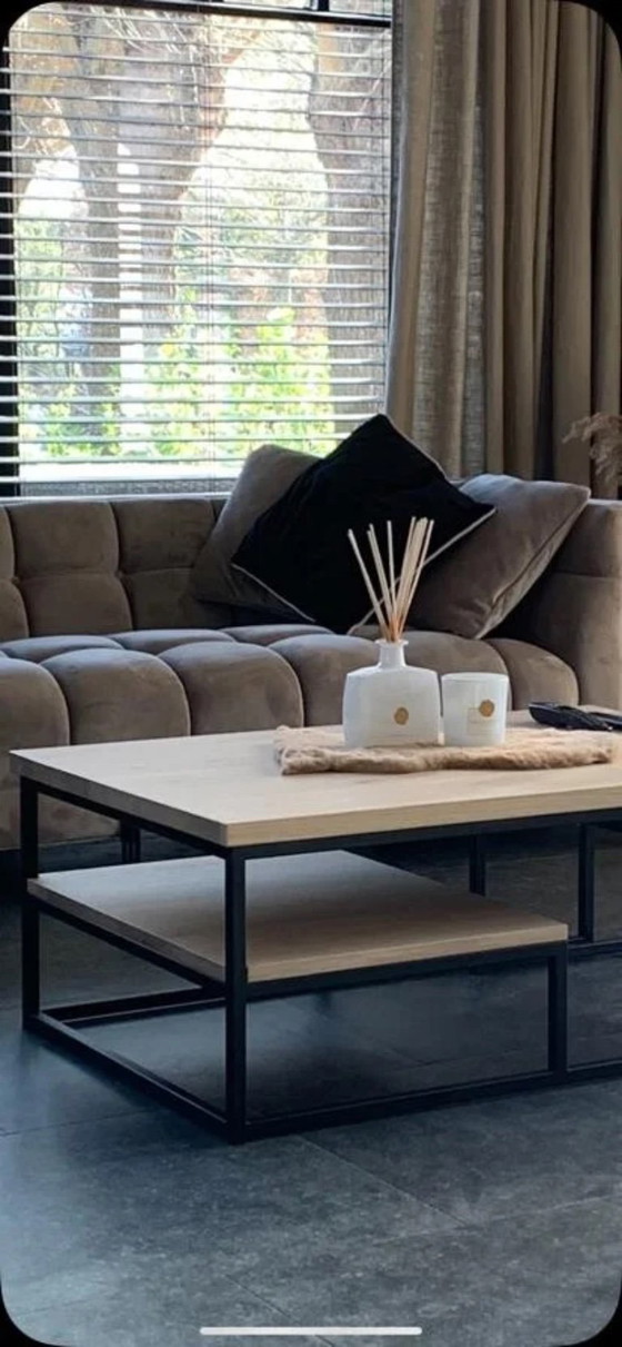 Image 1 of table basse en chêne massif