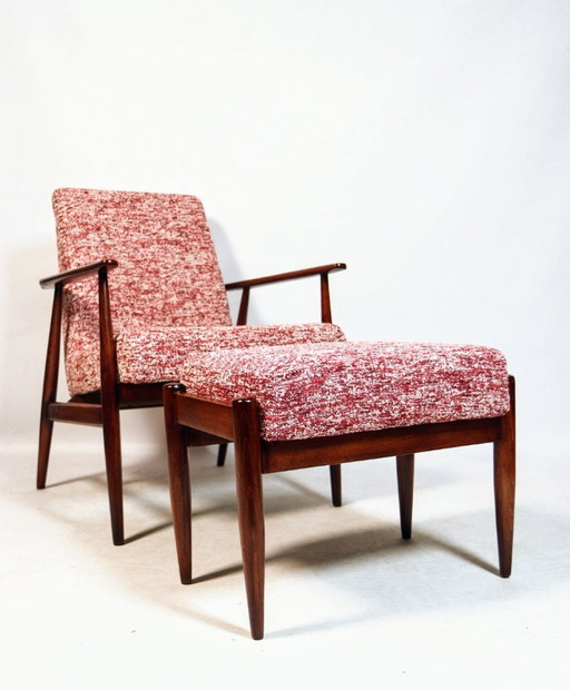Scandinavische fauteuil en voetenbank rood kreeft boho 1970