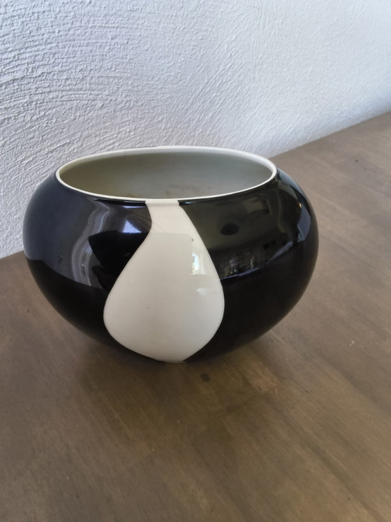 Pequeño jarrón de porcelana – Karl Frans - Jozef, Objetos decorativos, Ceramic (photo 2 of 7)