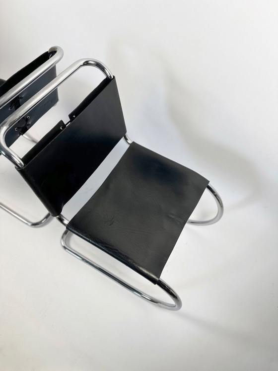 Image 1 of Een paar MR10 loungestoelen — Ludwig Mies van der Rohe, toegeschreven aan Knoll, ca. jaren 70