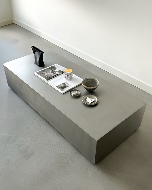 table basse en acier inoxydable