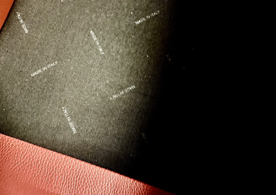 Image 1 of 2 sedie vintage LC2 Le Corbusier in pelle rossa, Italia, anni '80