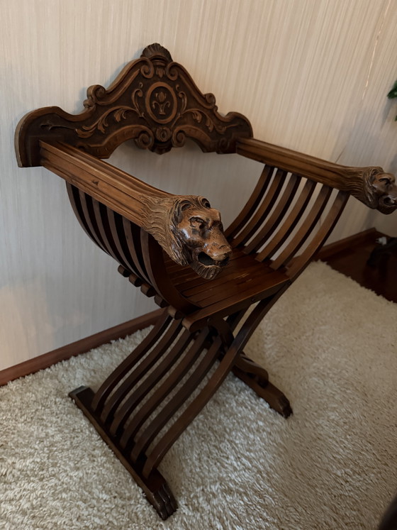 Image 1 of Sedia Savonarole in noce immacolato