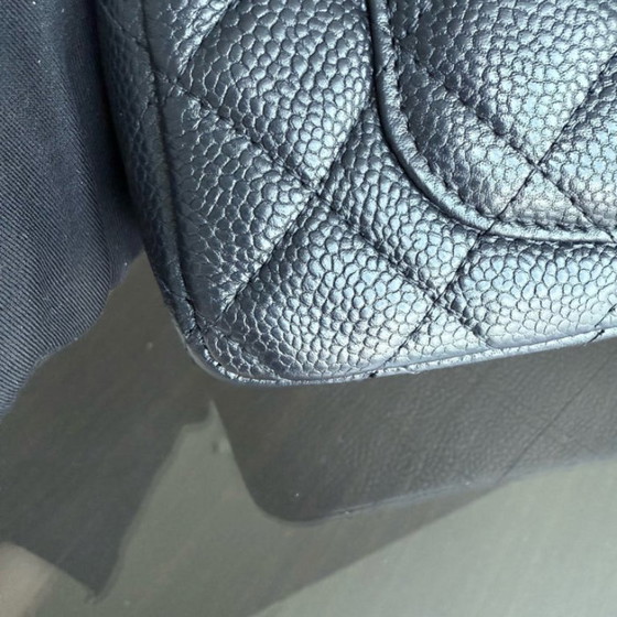 Image 1 of Borsa Chanel Classic Flap Mini - Caviar 20CM trapuntata nera con finiture dorate Serie 20