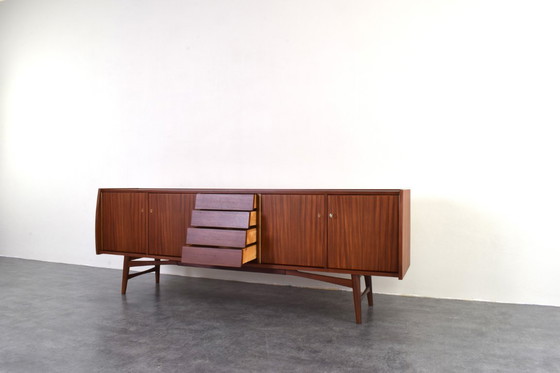 Image 1 of Buffet danois en teck du Mid Century, années 1960.