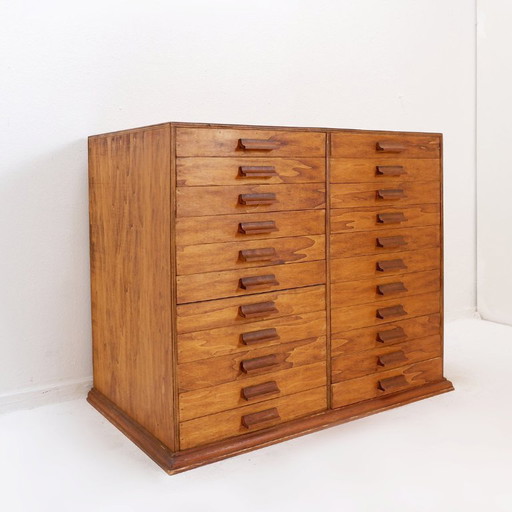 Archivador plano vintage de madera con 22 cajones, hecho a mano