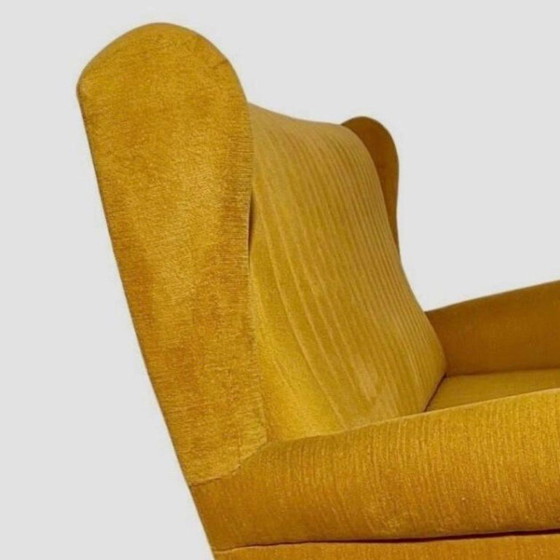 Image 1 of 1 canapé trois places en velours jaune de style Mid-Century, inspiré de Gio Ponti