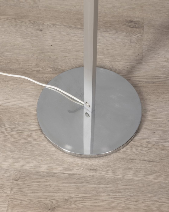 Image 1 of Vintage 70s metalen vloerlamp met twee lampen Italiaans ontwerp