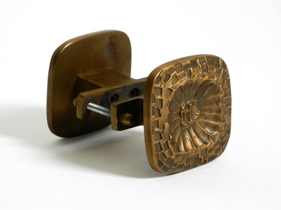 Image 1 of Wunderschöner, doppelseitiger Türgriff im Mid-Century-Modern-Stil aus schwerer Bronze.