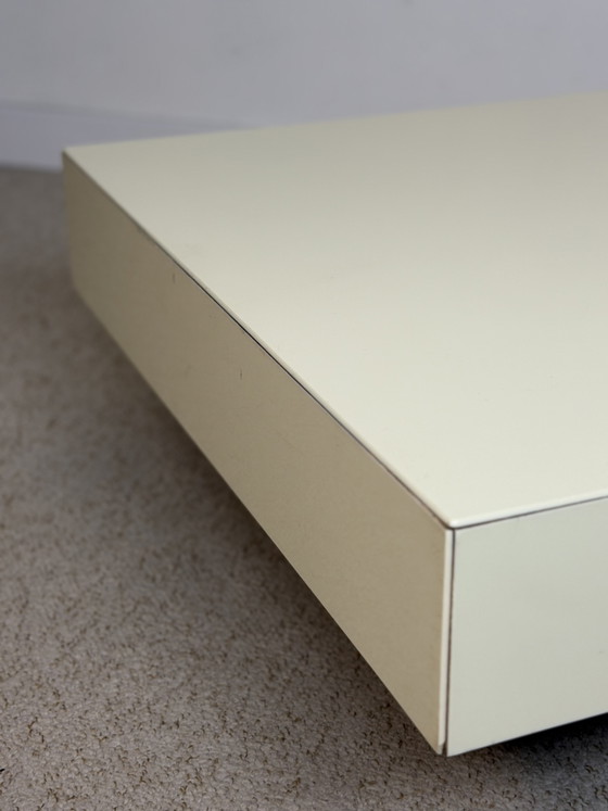 Image 1 of Tavolino da caffè laccato bianco – design minimalista degli anni '70/'80